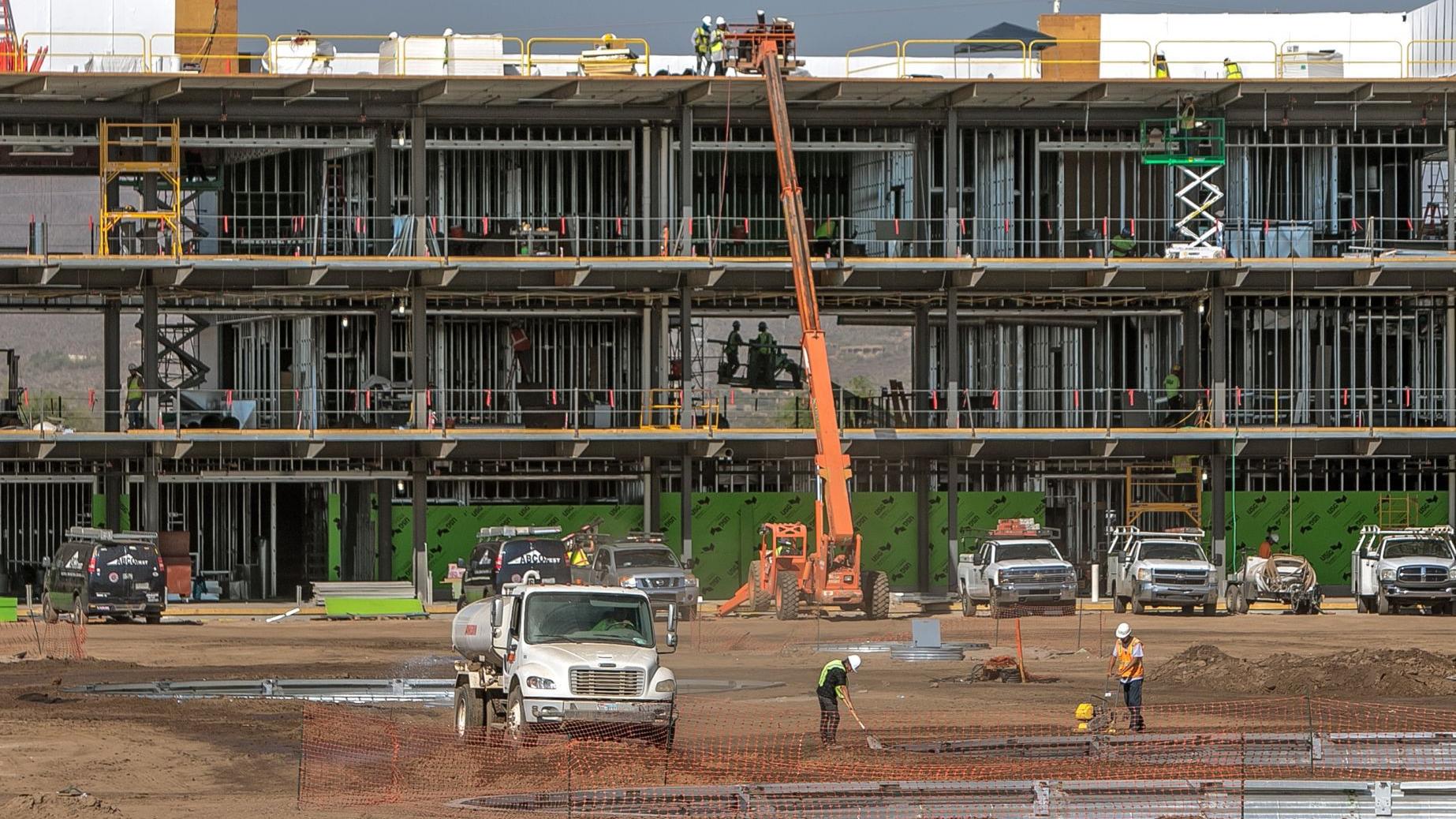 New Topgolf facility is Marana is seeking 300 employees